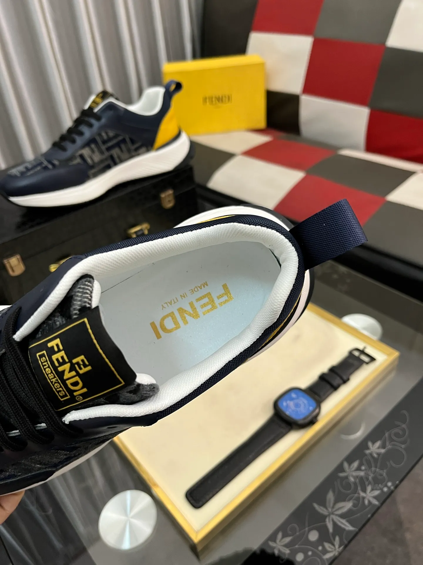 Men's Men's Shoes💰458⌚️⌚️[Fendi] Fendi's latest casual shoes for men! Available at counters simultaneously! Made entirely of imported top-grain calfskin, the interior is made of top-grain water-dyed cowhide, and the original factory-supplied rubber outsole. Leading new fashion concepts. Matching code: 38-442️⃣Colors available